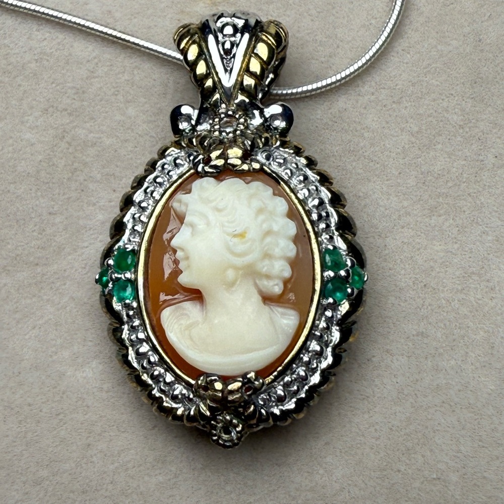 Michael Valitutti Gems En Vogue Cameo Pendant SS 925 Gold Vermeil 18” chain